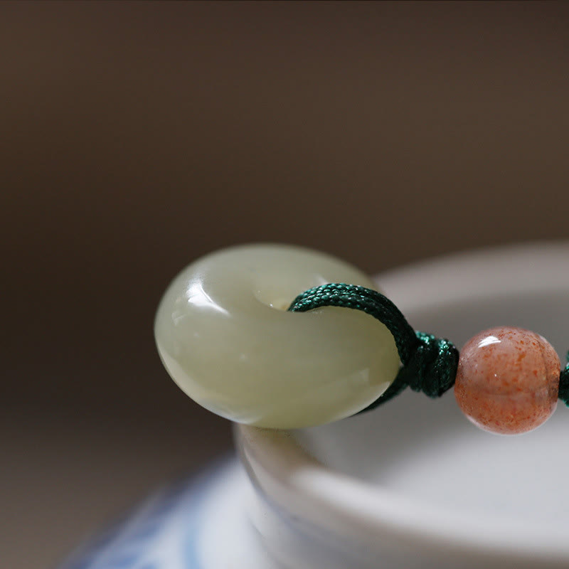 Collier en jade naturel avec boucle de paix et lotus | Énergie d'abondance