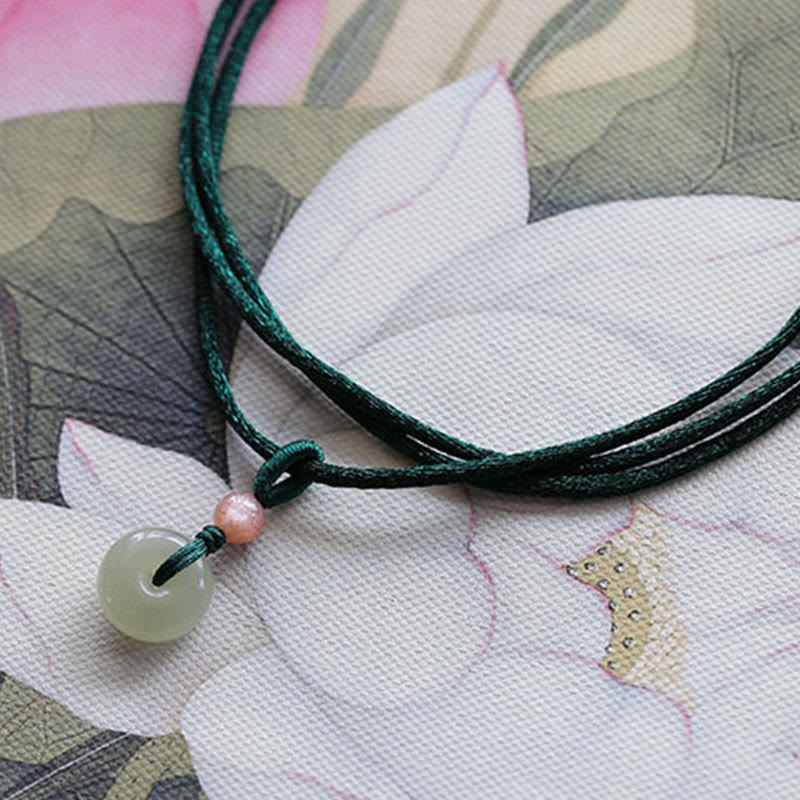 Collier en jade naturel avec boucle de paix et lotus | Énergie d'abondance