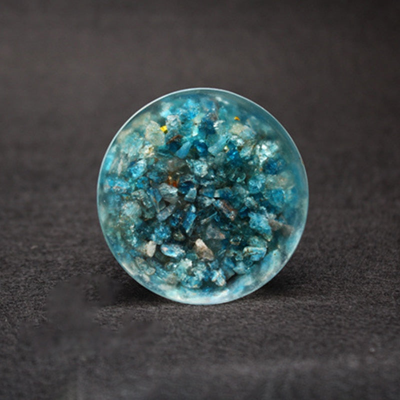 Pyramide d'orgone en apatite de joie naturelle