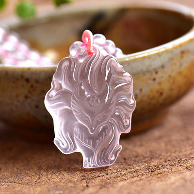 Collier d'amour en cristal rose naturel avec renard à neuf queues