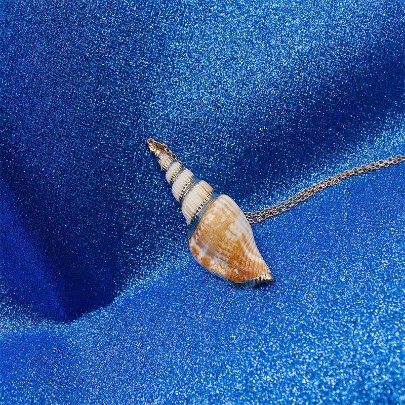 Collier spirituel porte-bonheur en coquillage de conque Shankha naturel