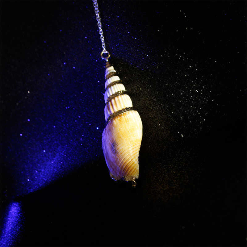 Collier spirituel porte-bonheur en coquillage de conque Shankha naturel