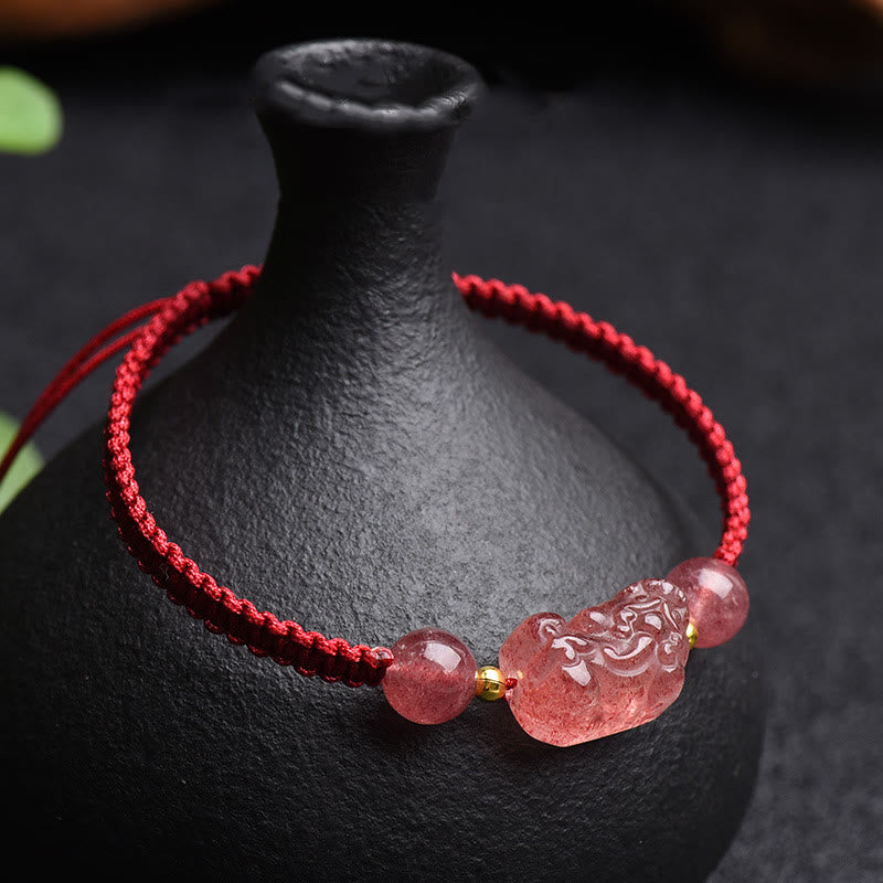 Bracelet PiXiu en quartz fraise naturel et fil rouge pour la chance