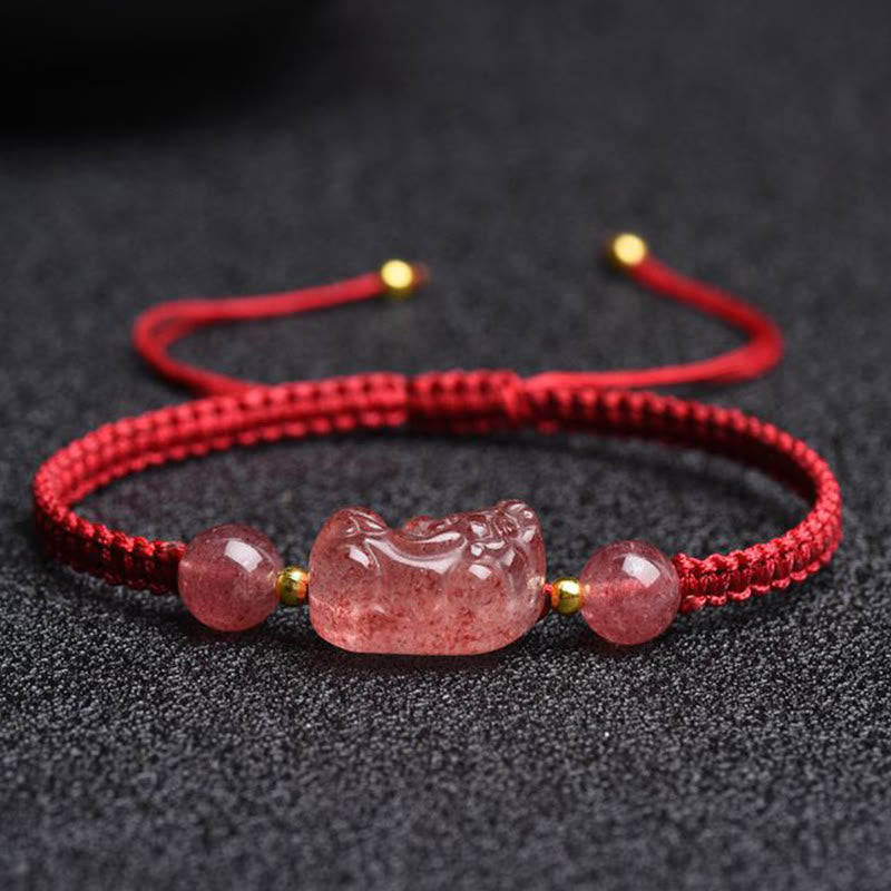 Bracelet PiXiu en quartz fraise naturel et fil rouge pour la chance