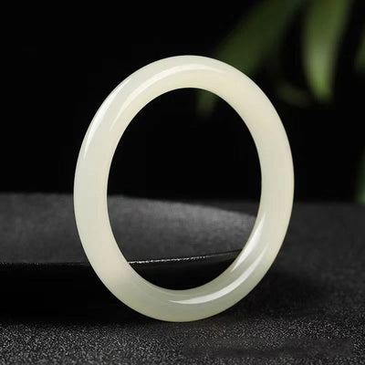 Bracelet jonc en jade vert blanc naturel pour la prospérité 56 mm