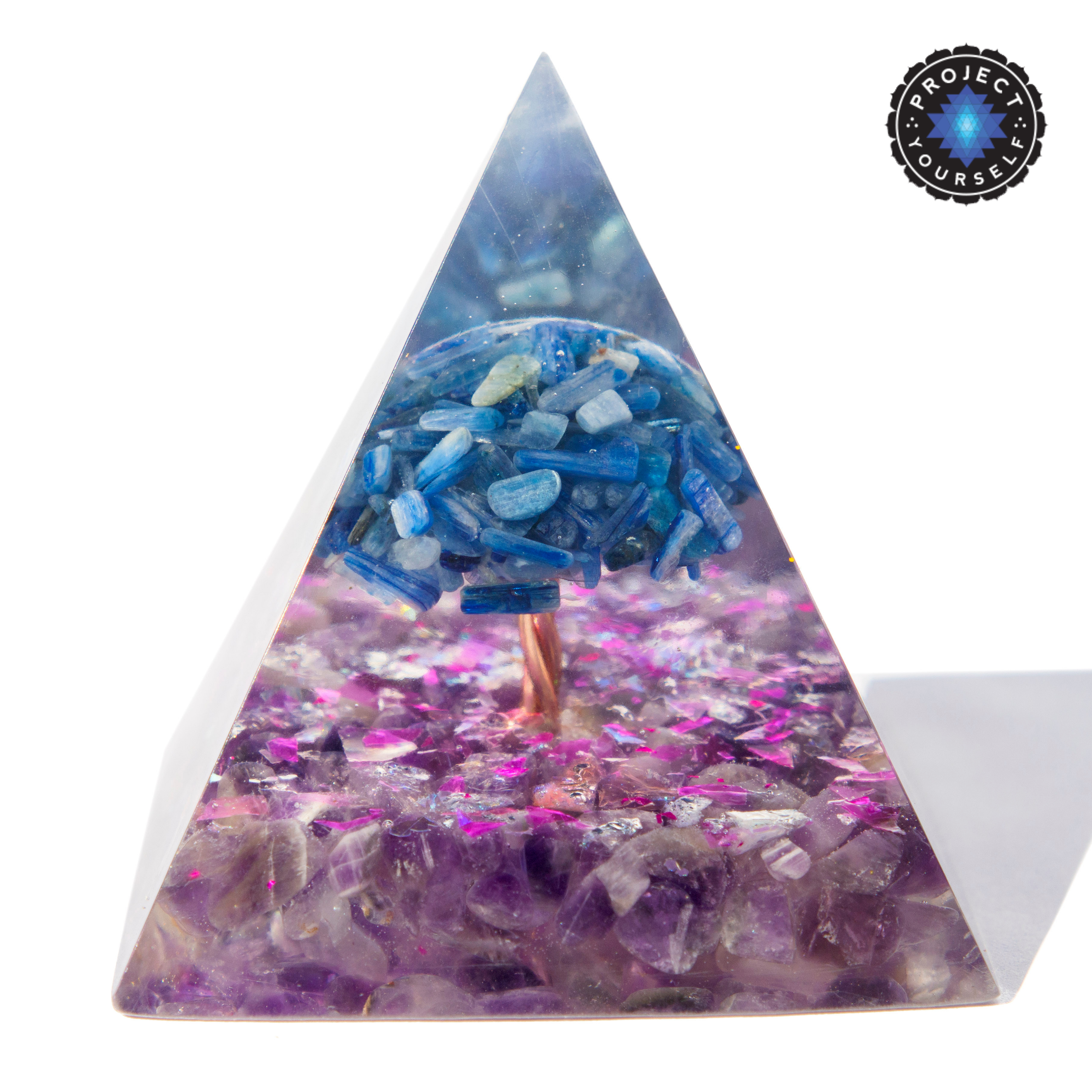 Pyramide d'orgone de l'arbre de vie nourrissant