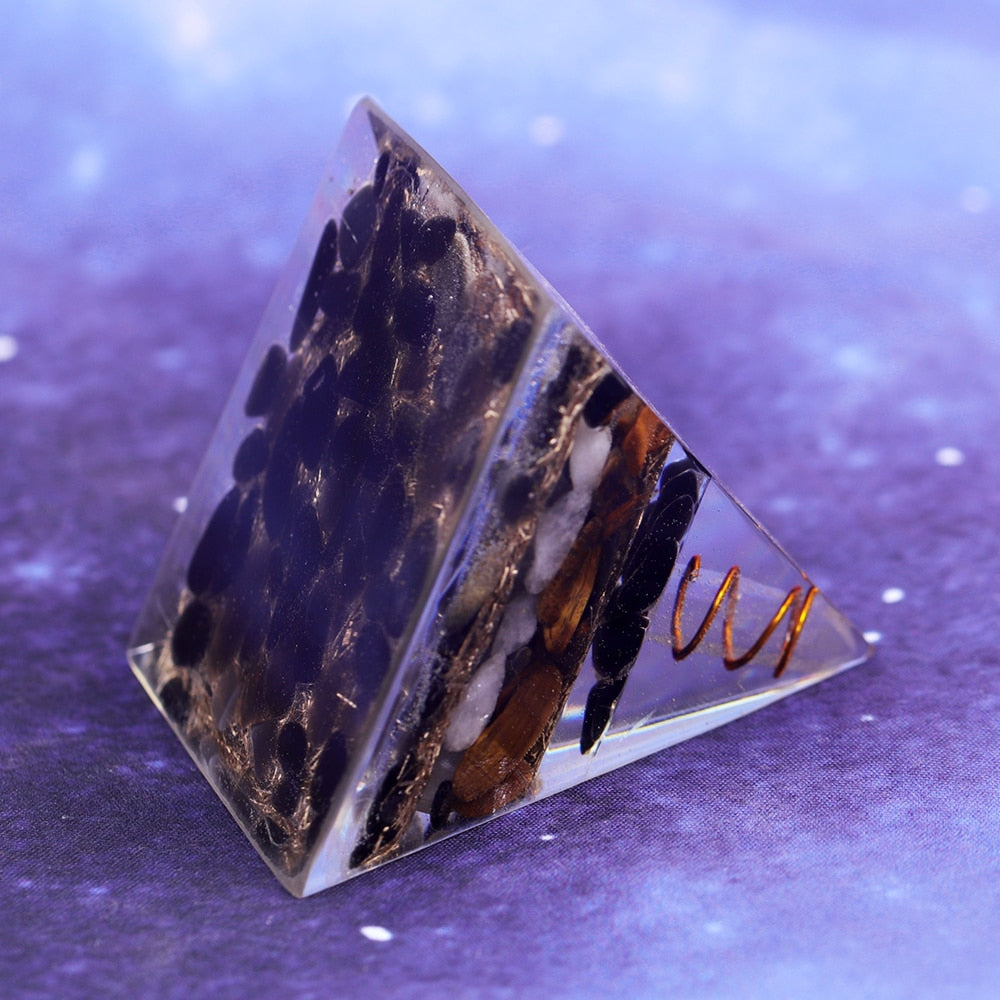 Pyramide d'orgone gardienne d'obsidienne