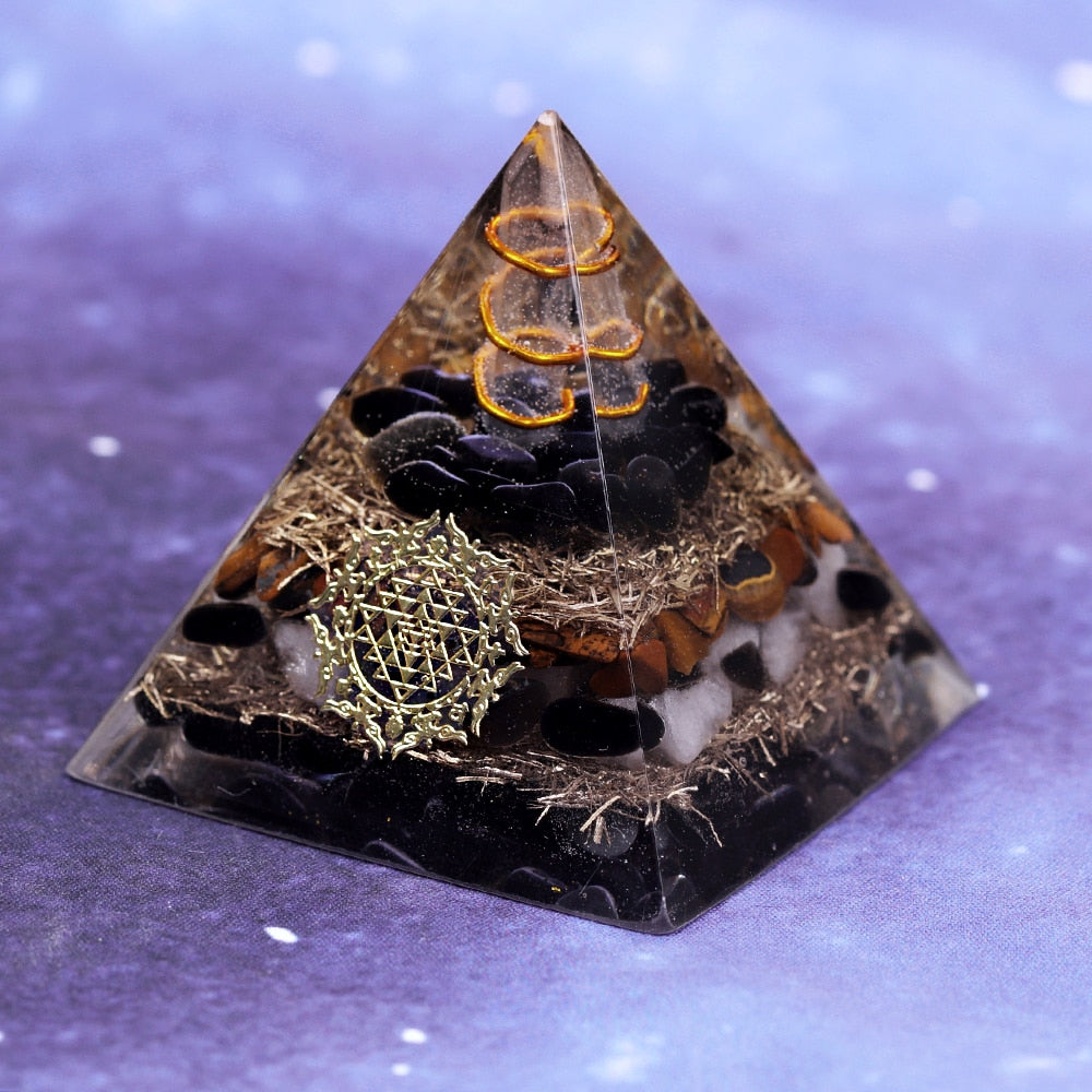 Pyramide d'orgone gardienne d'obsidienne