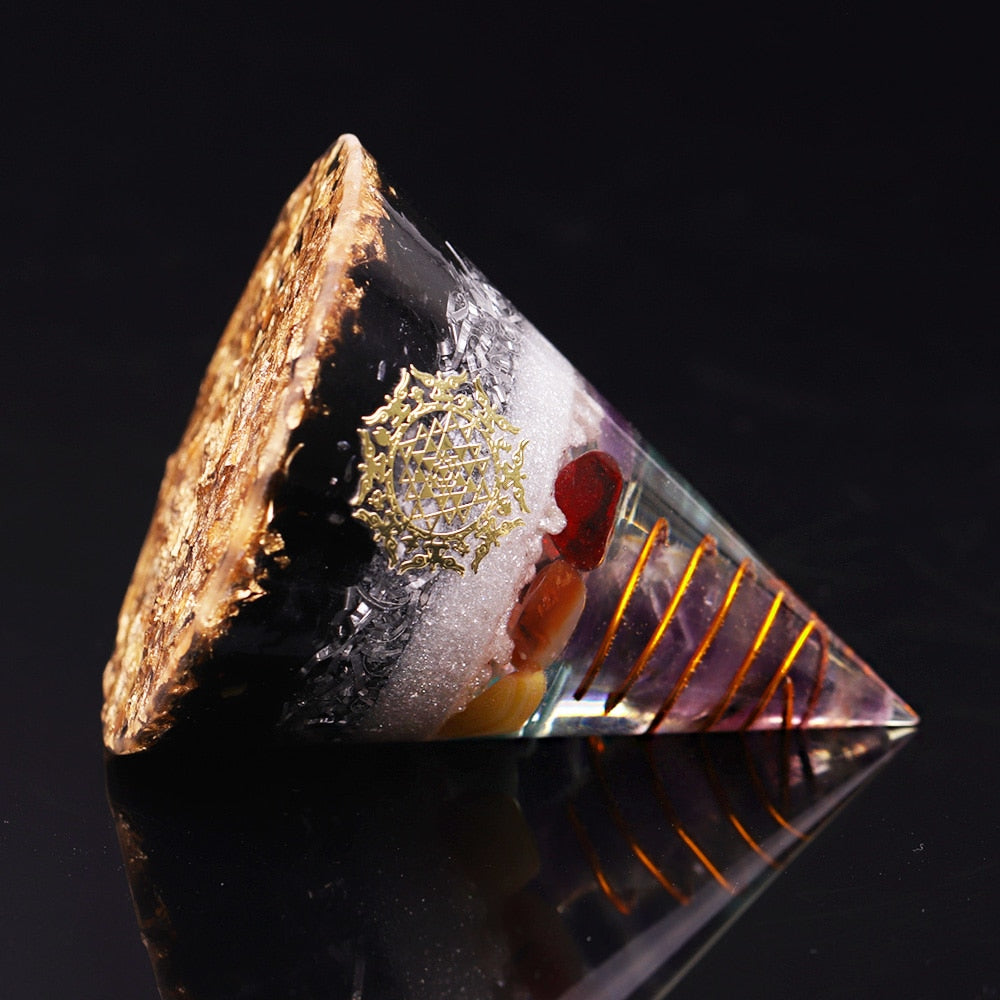 Pyramide en cône de protection en obsidienne