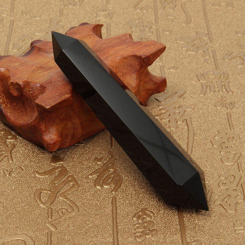 Tour d'obsidienne pour la guérison spirituelle et la clarté