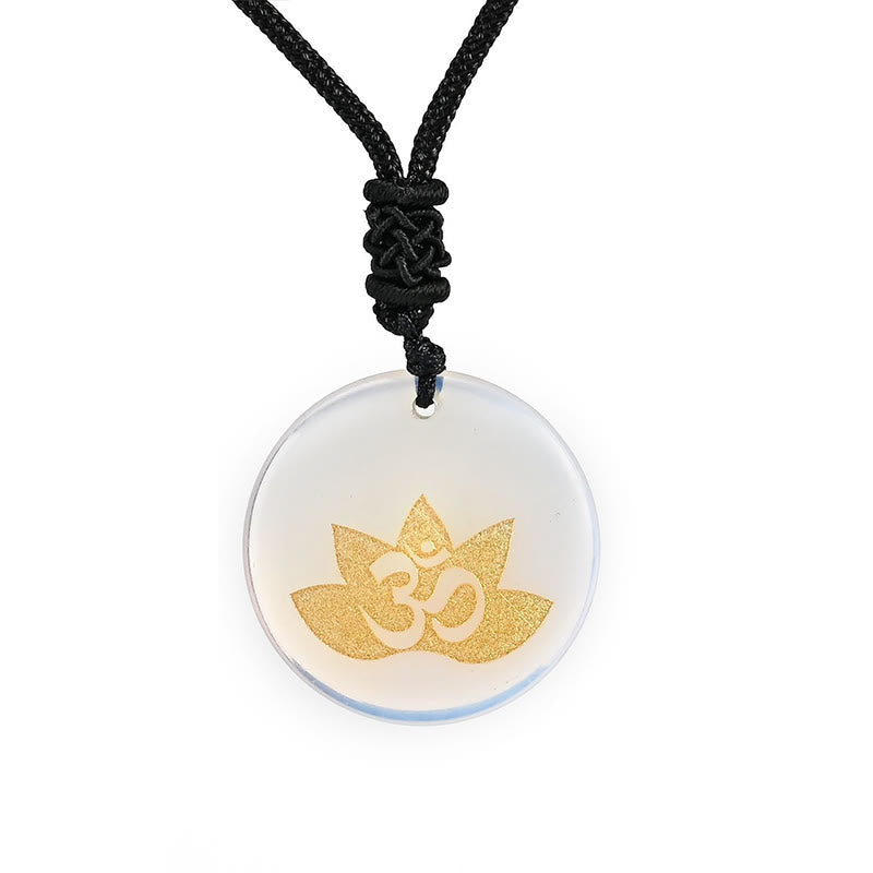 Collier de guérison en améthyste symbole Om Lotus pour l'équilibre spirituel