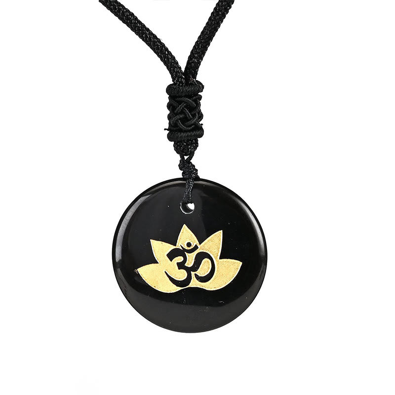 Collier de guérison en améthyste symbole Om Lotus pour l'équilibre spirituel