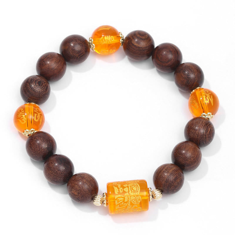 Bracelet Om Mani Padme Hum en bois de Phoebe Zhennan pour la protection spirituelle