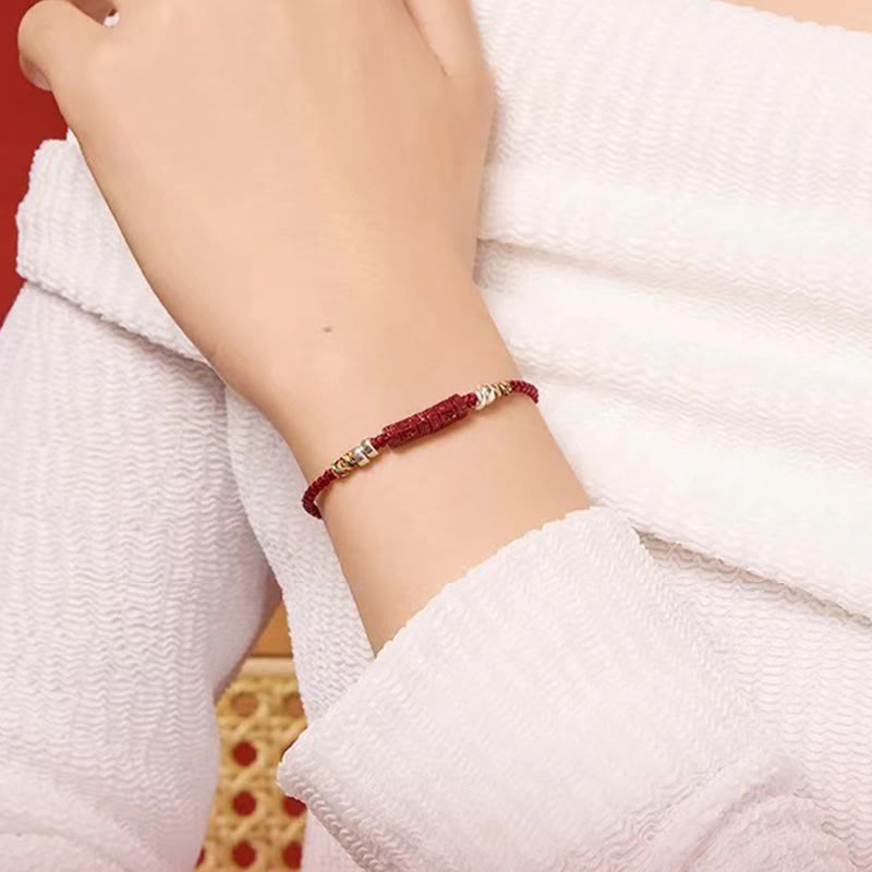 Bracelet à cordes rouge cinabre Om Mani Padme Hum