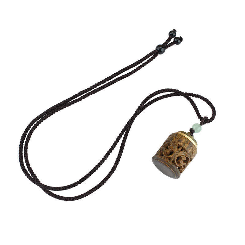 Collier en bois de santal vert Om Mani Padme Hum pour une paix apaisante