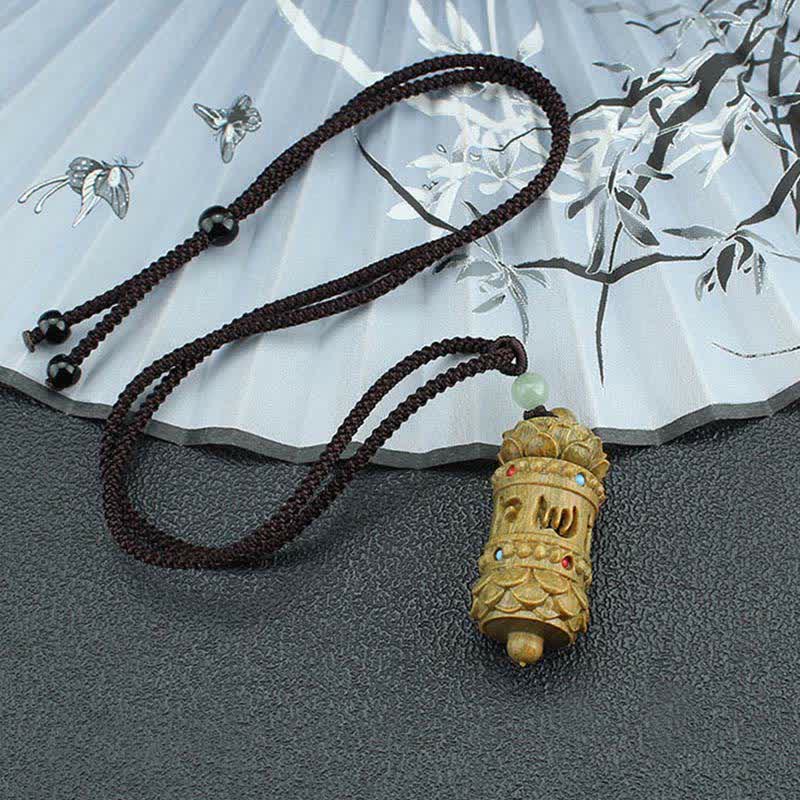 Collier en bois de santal vert Om Mani Padme Hum pour une paix apaisante