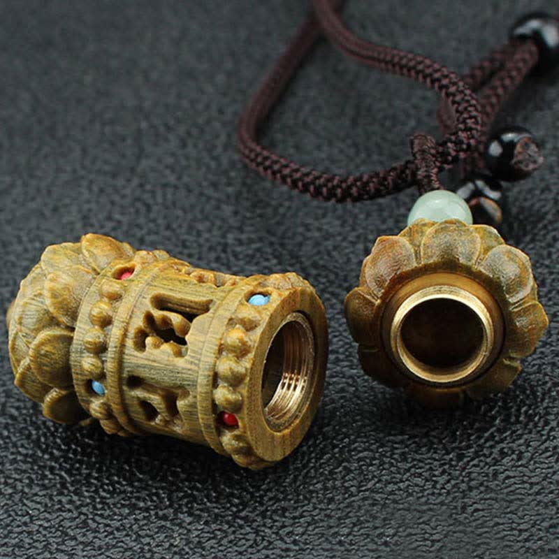 Collier en bois de santal vert Om Mani Padme Hum pour une paix apaisante