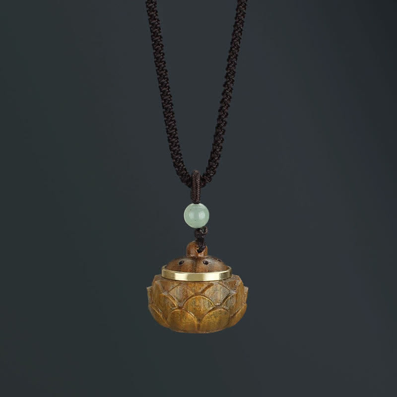 Collier en bois de santal vert Om Mani Padme Hum pour une paix apaisante