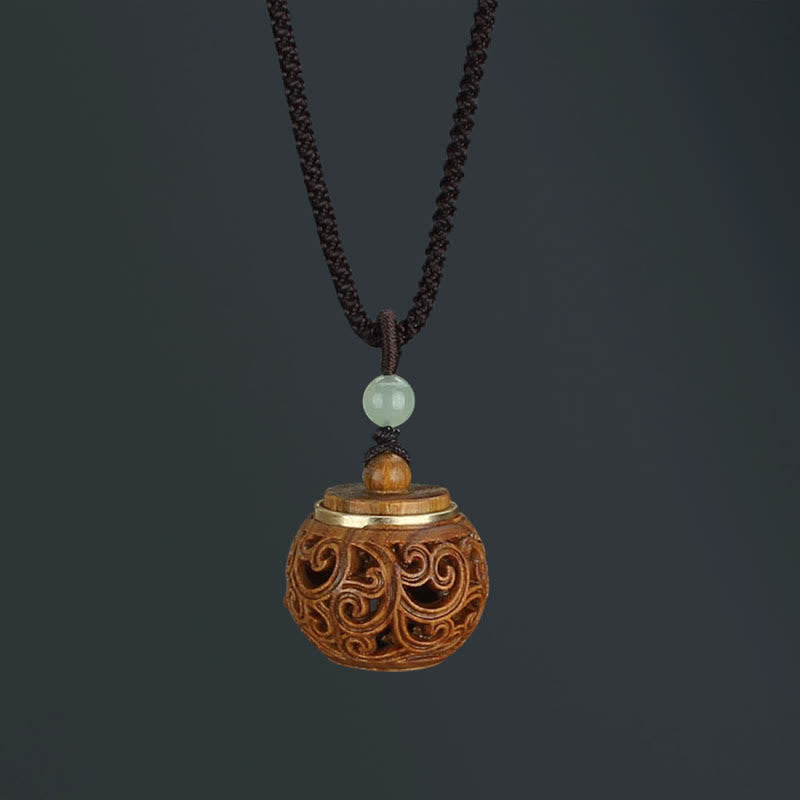 Collier en bois de santal vert Om Mani Padme Hum pour une paix apaisante