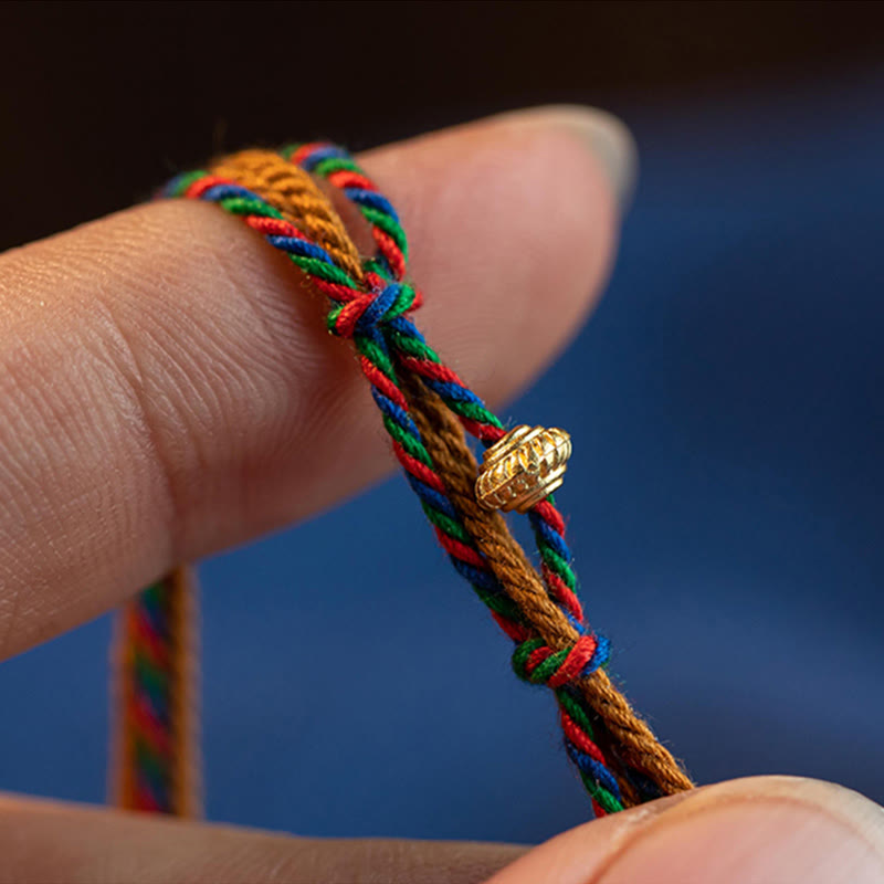 Bracelet en fil rouge Om Mani Padme Hum pour la protection et la force