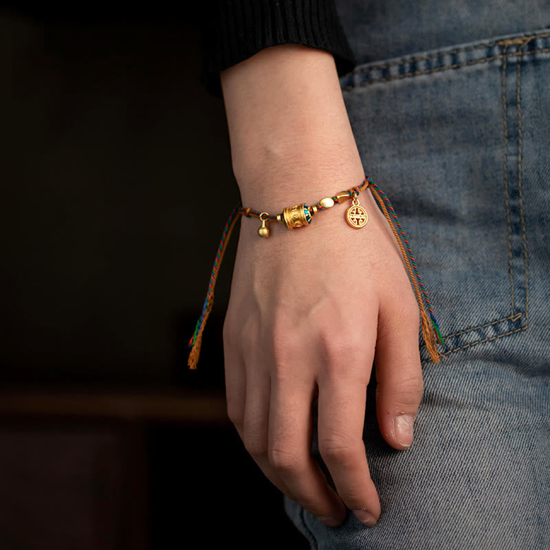 Bracelet en fil rouge Om Mani Padme Hum pour la protection et la force