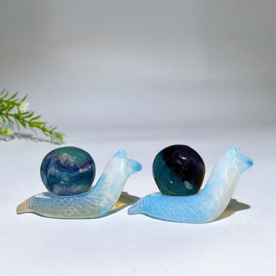Figurine d'escargot en cristal d'opalite et de fluorite de 6,35 cm