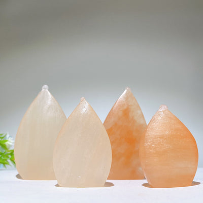 Spécimen de cristal de sélénite orange de forme libre, 1,5 à 3 pouces