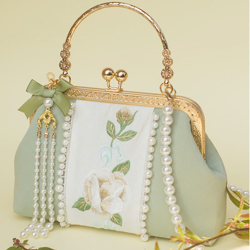 Sac bandoulière vert pâle brodé de fleurs avec pendentif en perles