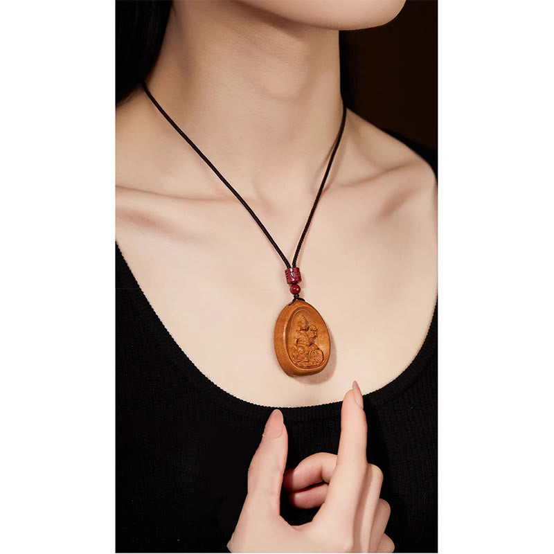 Collier en bois de pêcher avec pendentif Om Mani Padme Hum et signe du zodiaque chinois