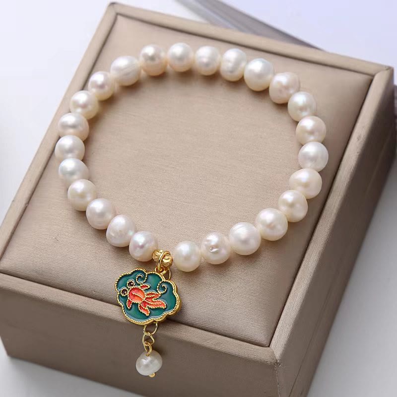 Bracelet de perles avec breloque lotus et poisson koï pour l'optimisme