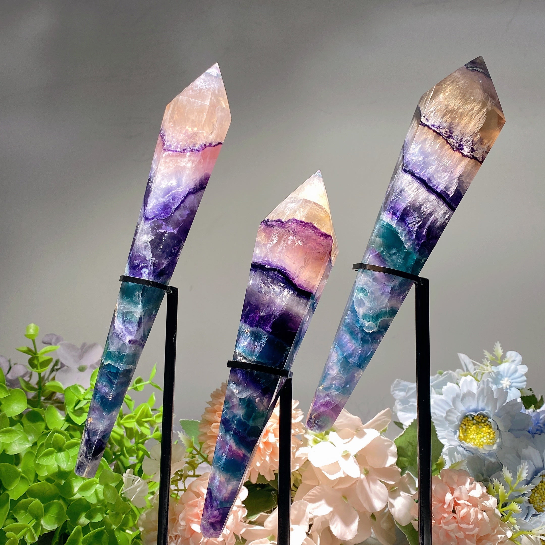 Baguette de cristal de fluorite arc-en-ciel de 6,5 à 9,5 pouces pour la guérison