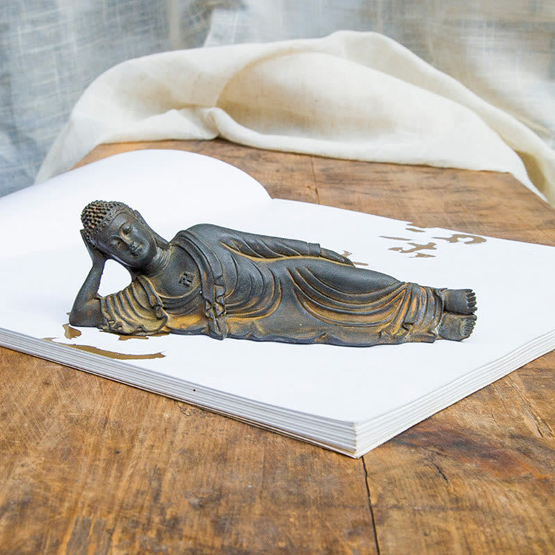 Statue de Bouddha couché en poudre de fer rouille coulée 17,5 cm Sculpture
