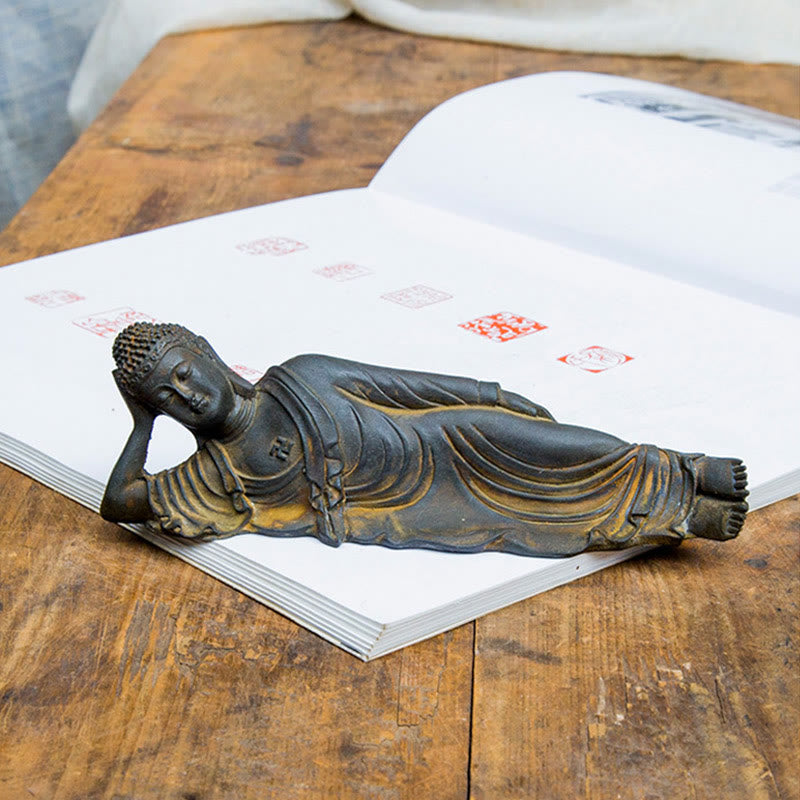 Statue de Bouddha couché en poudre de fer rouille coulée 17,5 cm Sculpture
