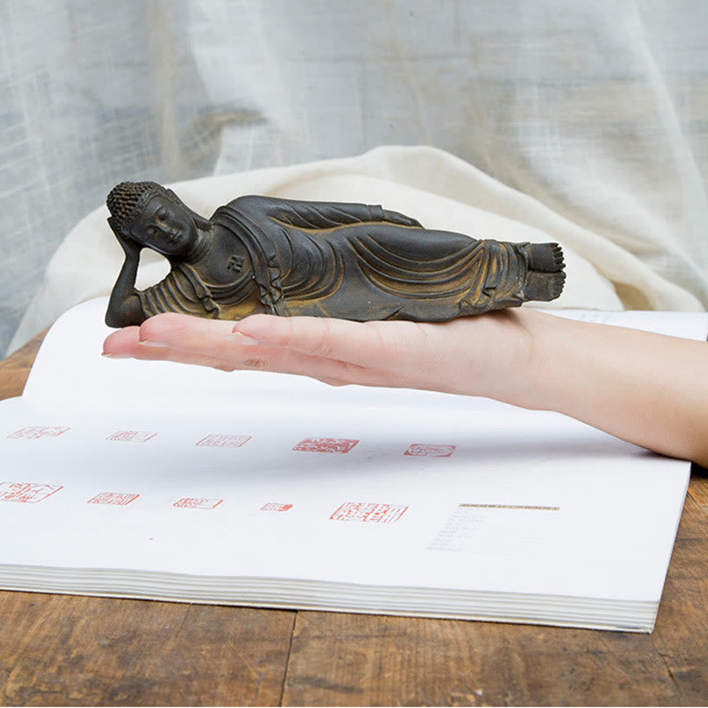 Statue de Bouddha couché en poudre de fer rouille coulée 17,5 cm Sculpture