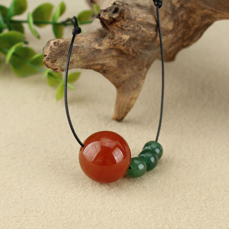 Collier apaisant en cuir avec agate rouge et aventurine verte