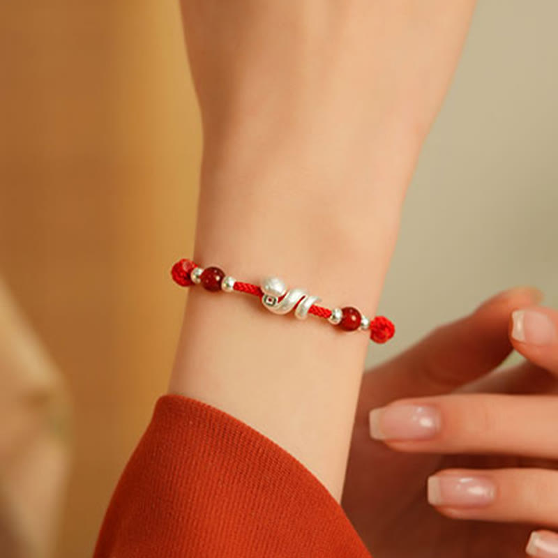 Bracelet de confiance en argent sterling avec serpent en agate rouge