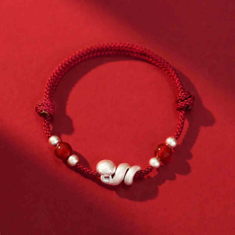 Bracelet de confiance en argent sterling avec serpent en agate rouge