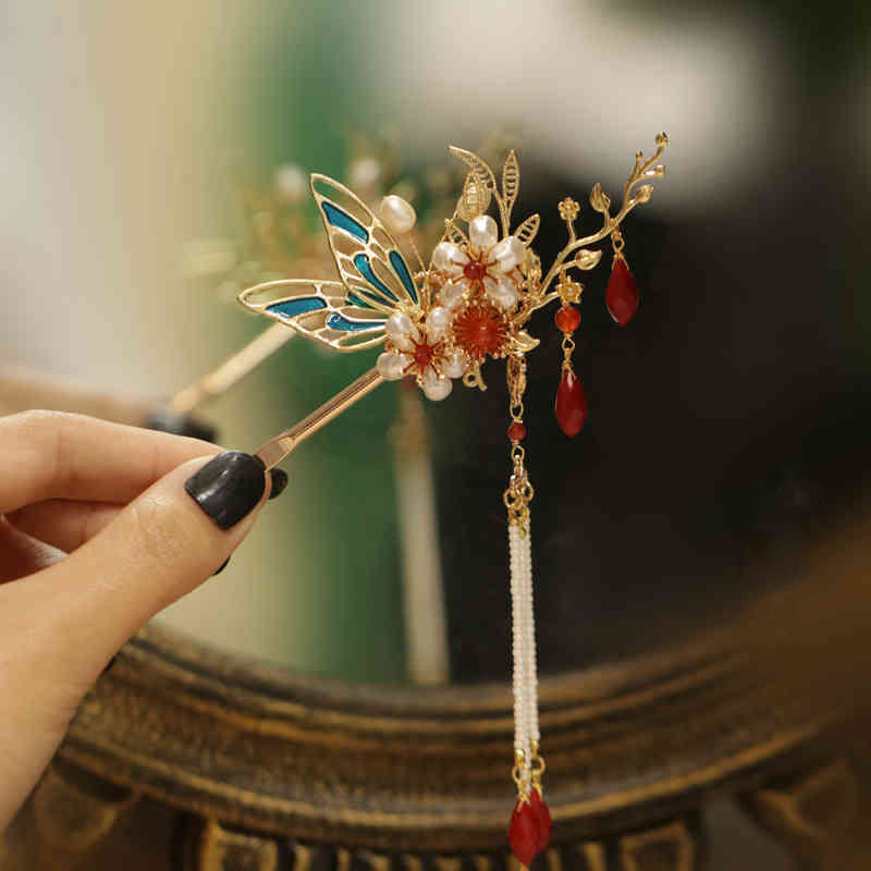Pince à cheveux avec fleur rouge, papillon, perle, pompon, peigne, couronne, bijoux spirituels