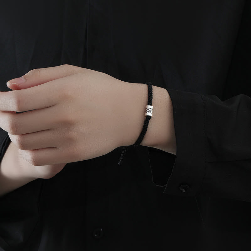 Bracelet fil rouge avec porte-bonheur en argent 999