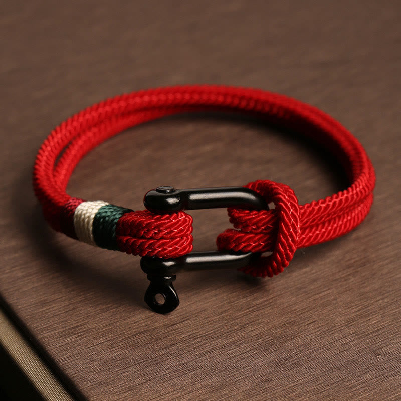 Bracelet en fil rouge avec boucle en acier inoxydable pour la chance et la protection