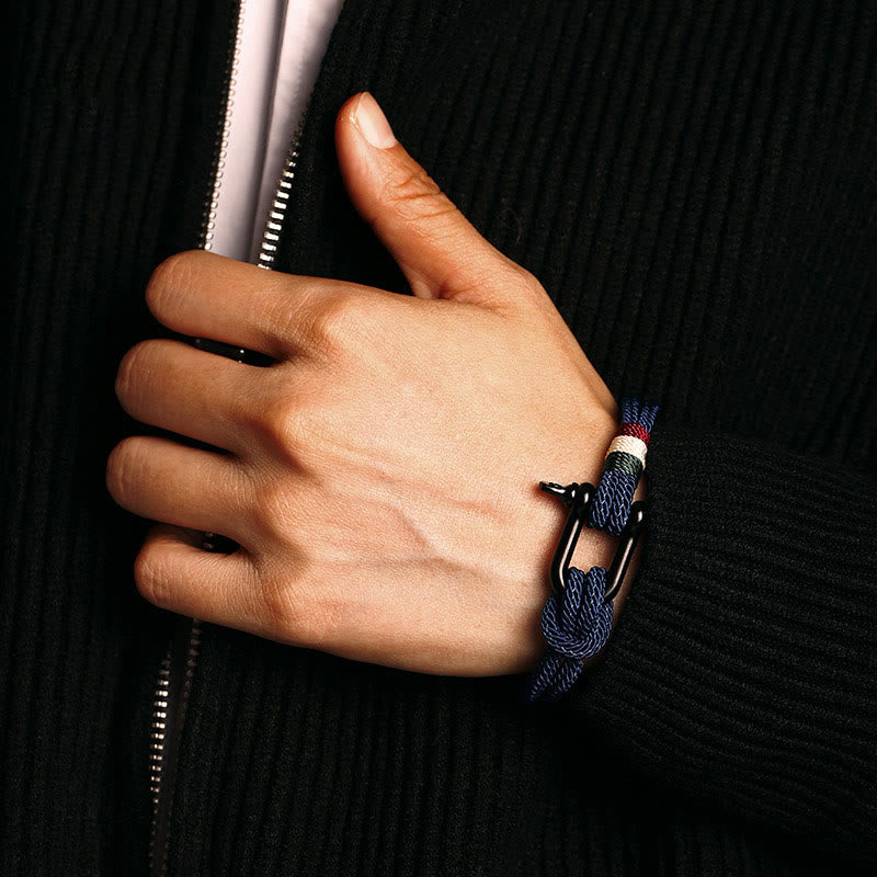 Bracelet en fil rouge avec boucle en acier inoxydable pour la chance et la protection