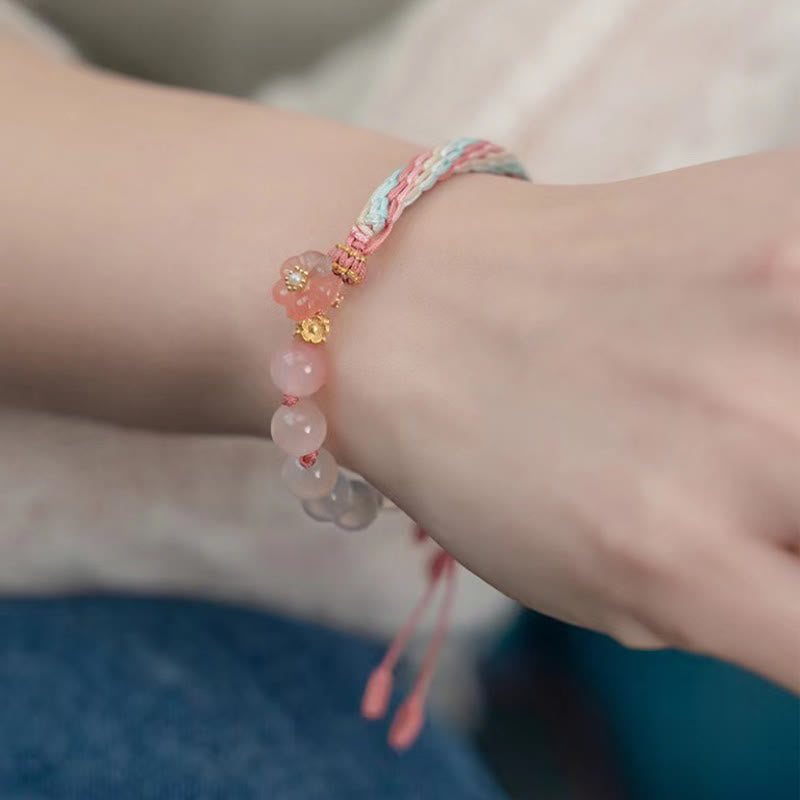 Bracelet en agate à nœud de réincarnation avec breloque en fleur de pêcher