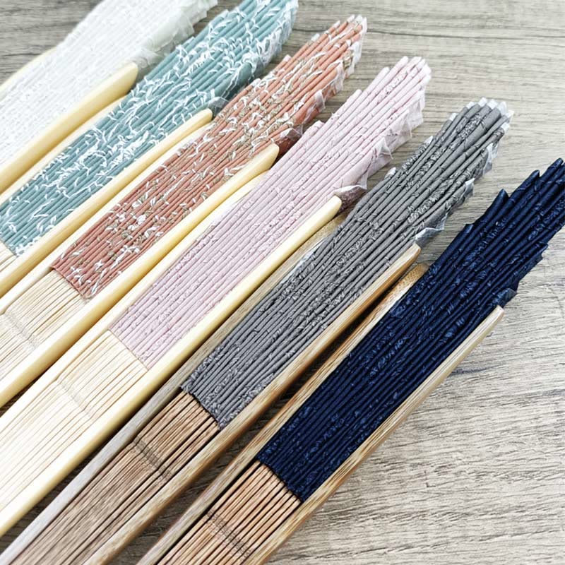 Éventail chinois pliable brodé de fleurs rétro 21 cm