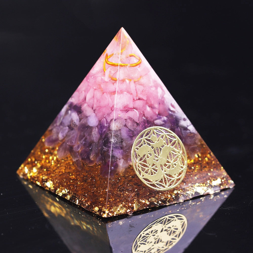 Pyramide de guérison en orgonite de quartz rose