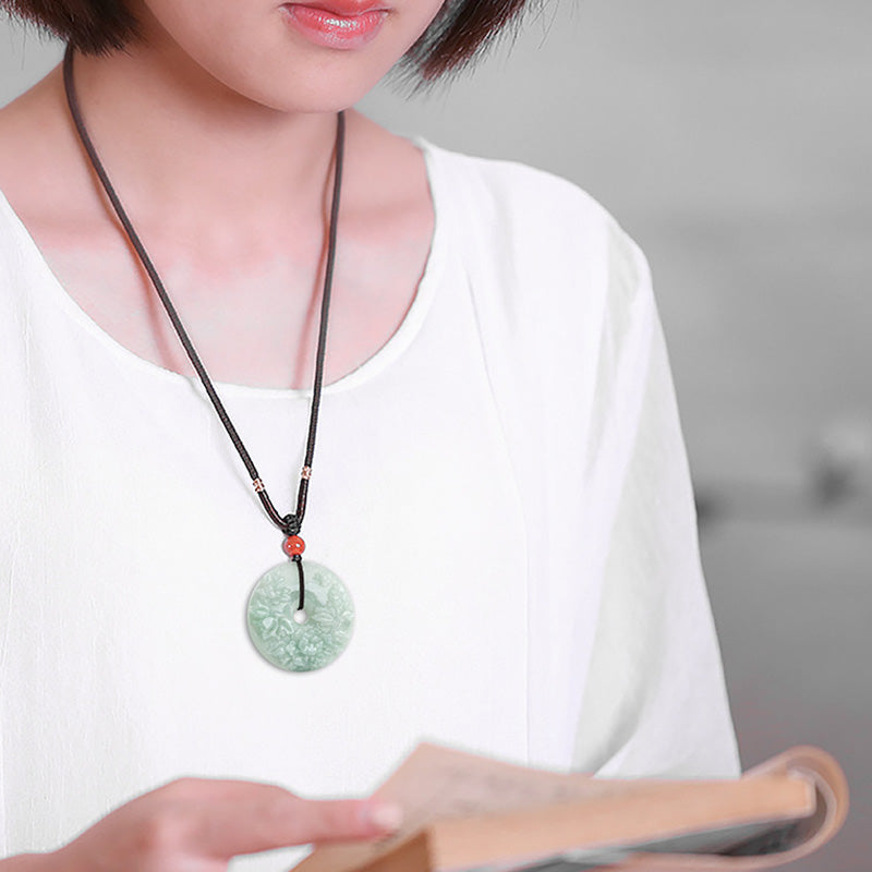Collier rond en jade avec boucle de paix pour la prospérité et l'abondance 8 mm