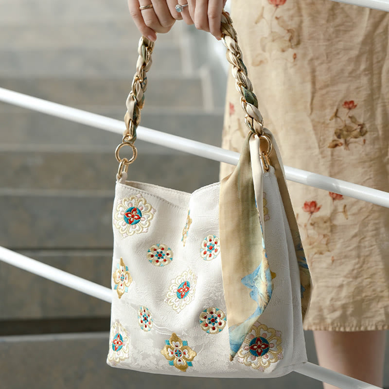 Sac bandoulière brodé en satin Su vert – Élégant sac fourre-tout de yoga