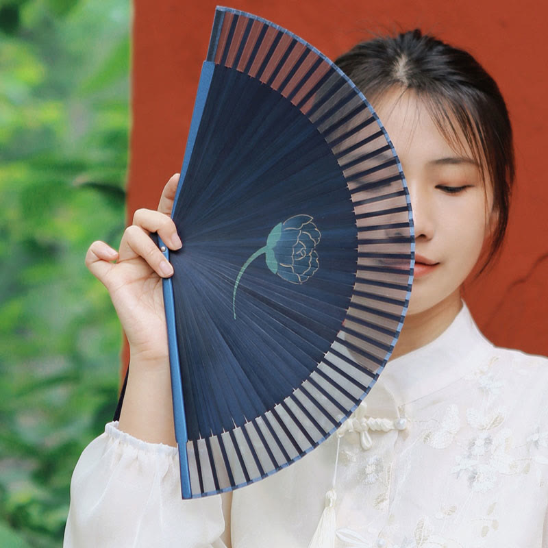 Éventail chinois pliable en soie et bambou 21 cm avec fleurs de pivoine