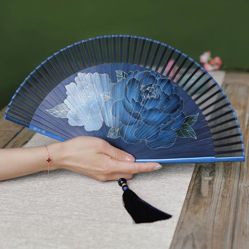 Éventail chinois pliable en soie et bambou 21 cm avec fleurs de pivoine