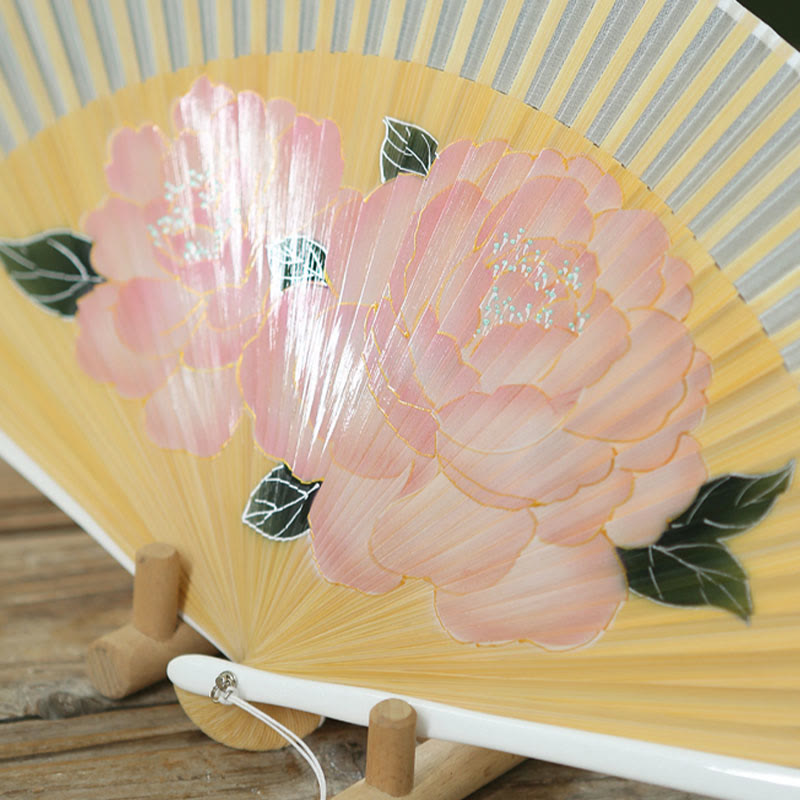 Éventail chinois pliable en soie et bambou 21 cm avec fleurs de pivoine