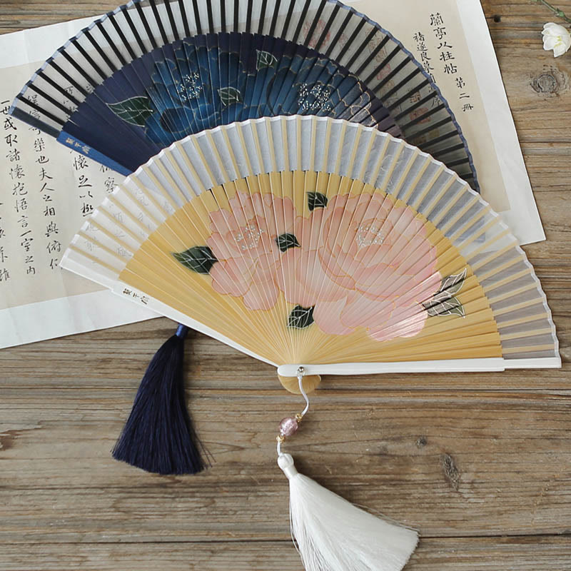 Éventail chinois pliable en soie et bambou 21 cm avec fleurs de pivoine